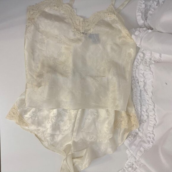 Vintage Cacique Ivory Lace Camisole & Shorts Lingerie Set Size Small - Picture 1 of 7